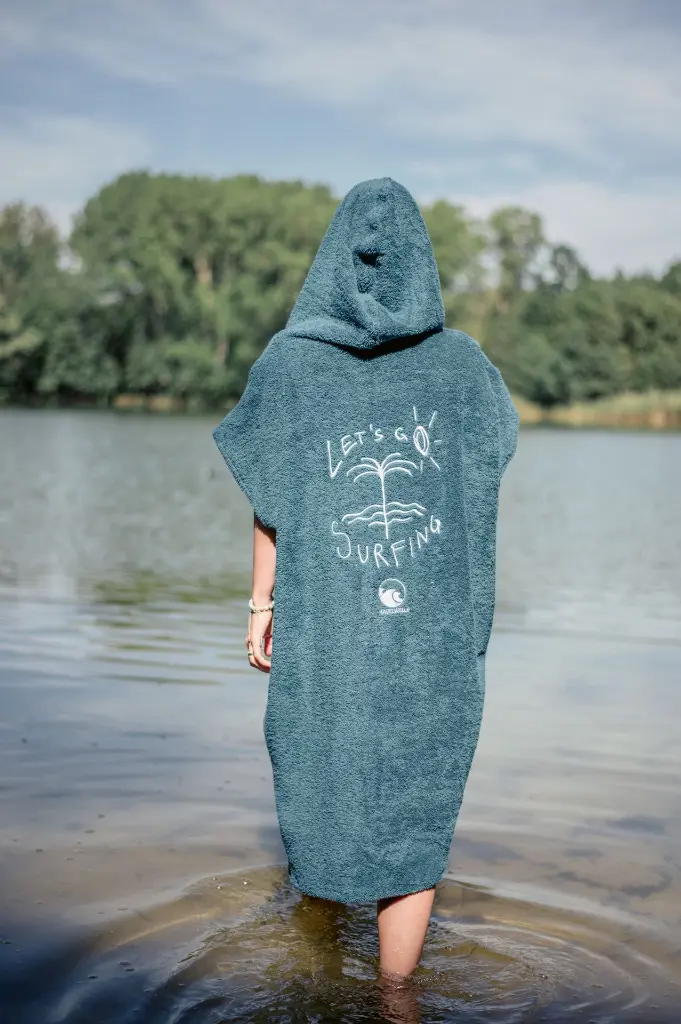 Poncho, petrol, hinten.webp